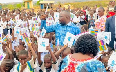 Kongo central 2 : L’ UNICEF dote les élèves de Ntuadisi et Kinzolani de nouveaux kits scolaires