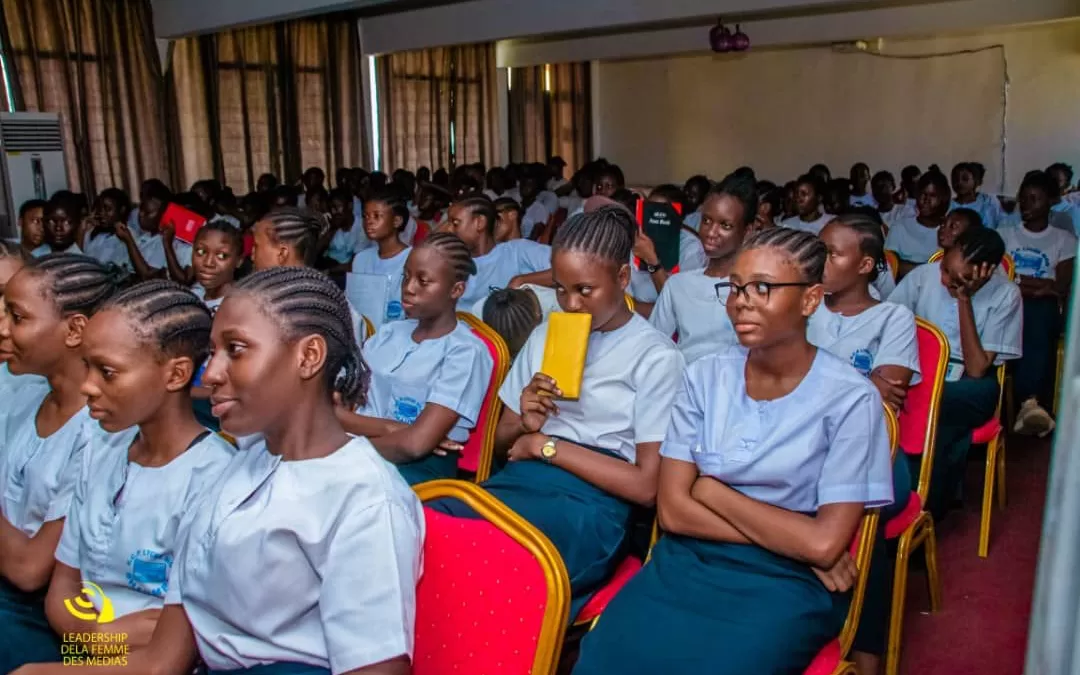 Kinshasa : Les élèves filles du lycée Mgr Shaumba sensibilisées sur le leadership féminin et l’importance des études